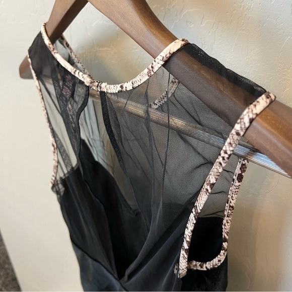 Victoria’s Secret velvet body suit, backless, sleeveless, animal print trim,S - Picture 5 of 16